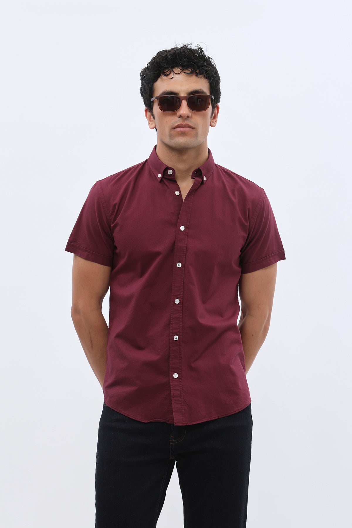 قميص أكسفورد بأكمام قصيرة وقبة بأزرار من SHIRTSPRO - لون أرجواني