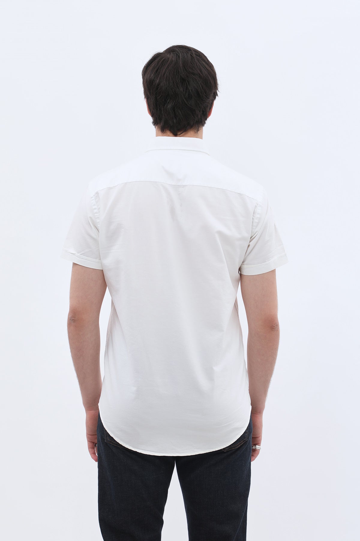 قميص أكسفورد بأكمام قصيرة وقبة بأزرار من SHIRTSPRO - لون أبيض