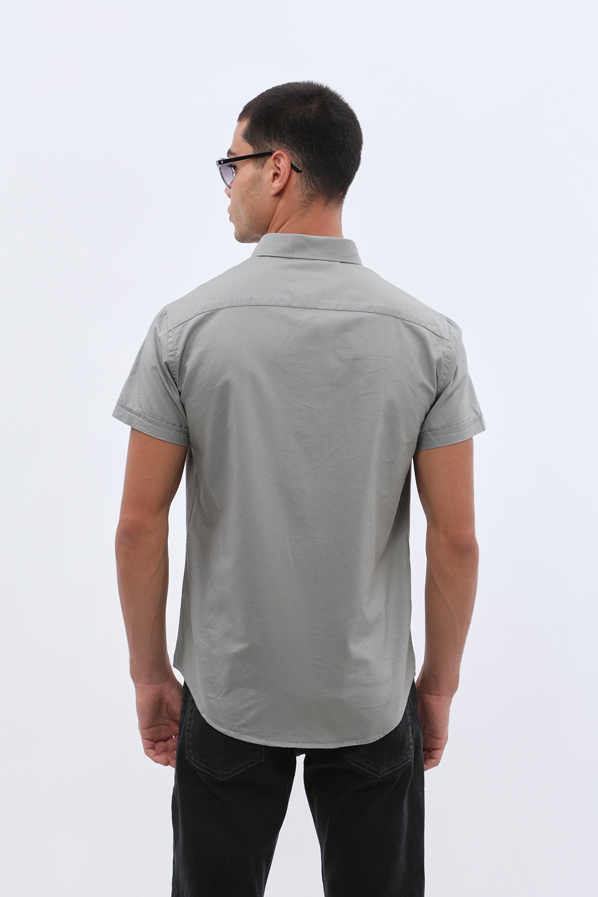 قميص أكسفورد بأكمام قصيرة وقبة بأزرار من SHIRTSPRO - لون رمادي فاتح