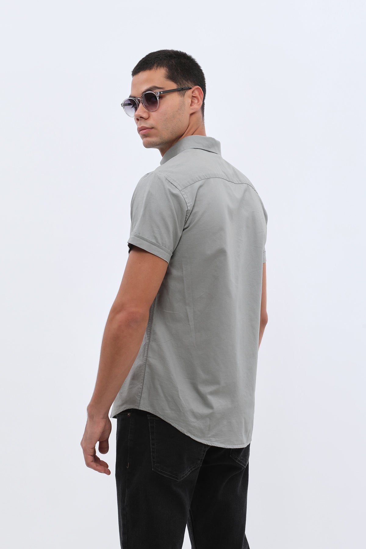 قميص أكسفورد بأكمام قصيرة وقبة بأزرار من SHIRTSPRO - لون رمادي فاتح
