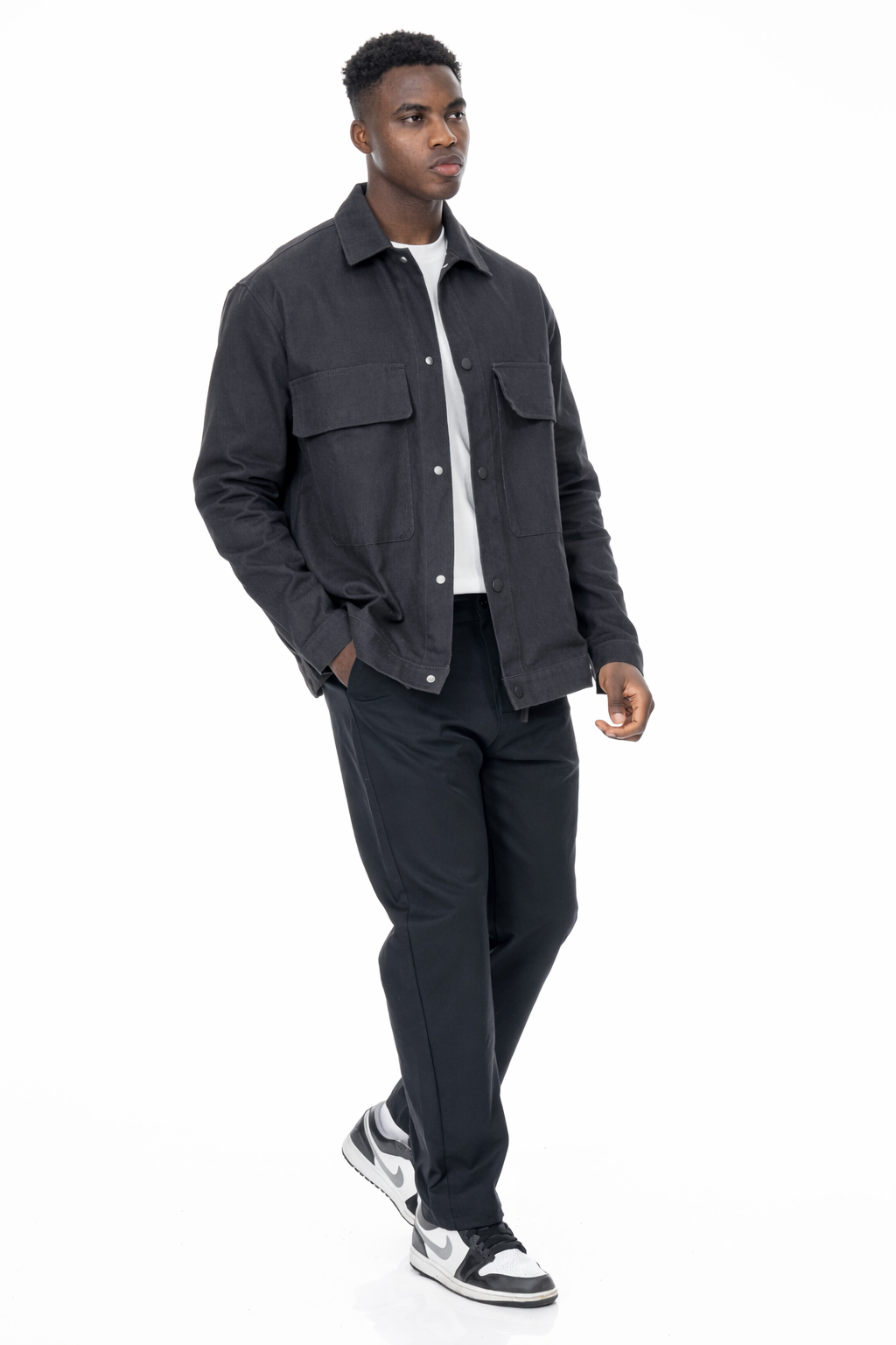 جاكيت قطني عملي بقصة مريحة - بني