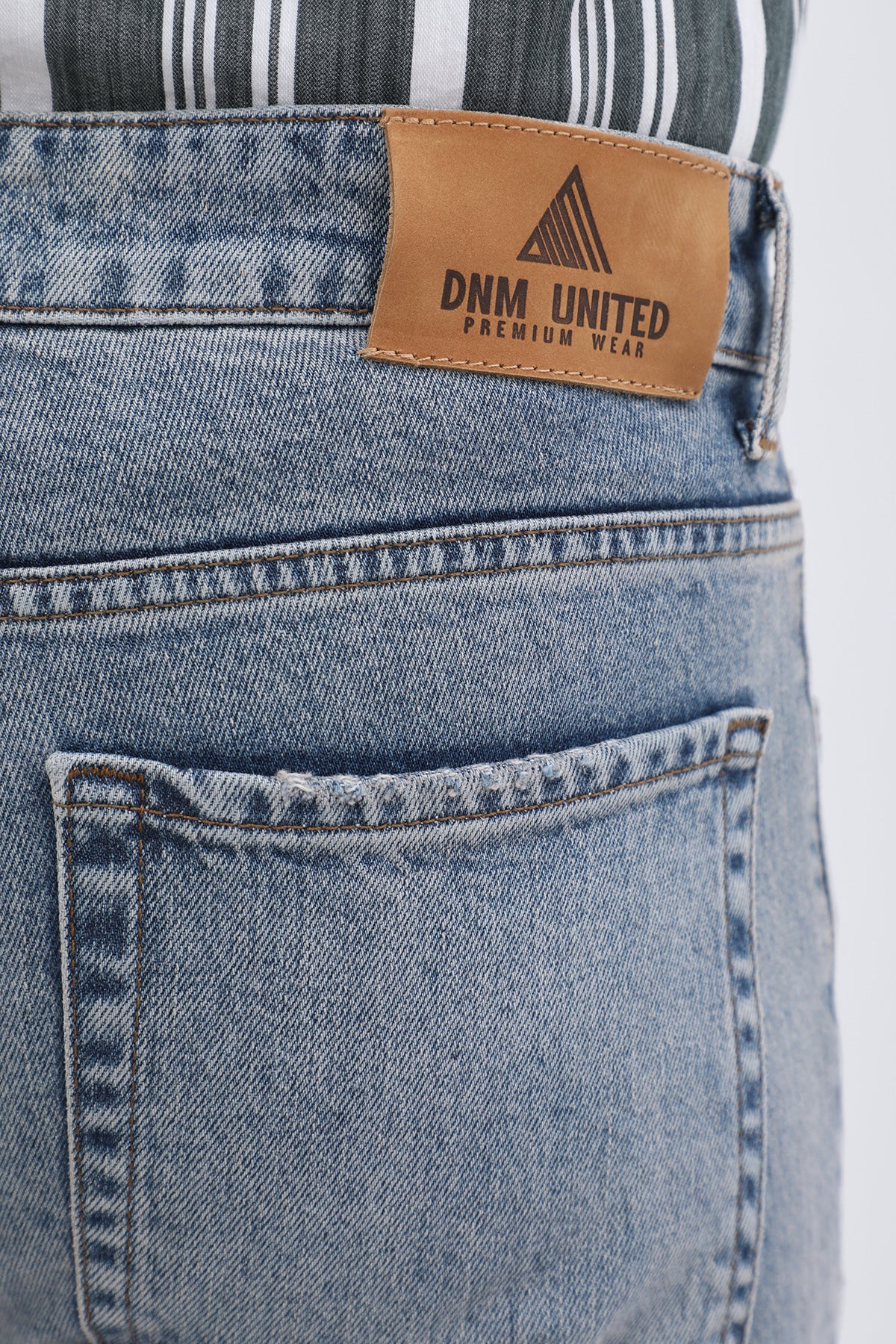 DNM UNITED Comfort Fit Jeans - Stonewashed Denim Blue