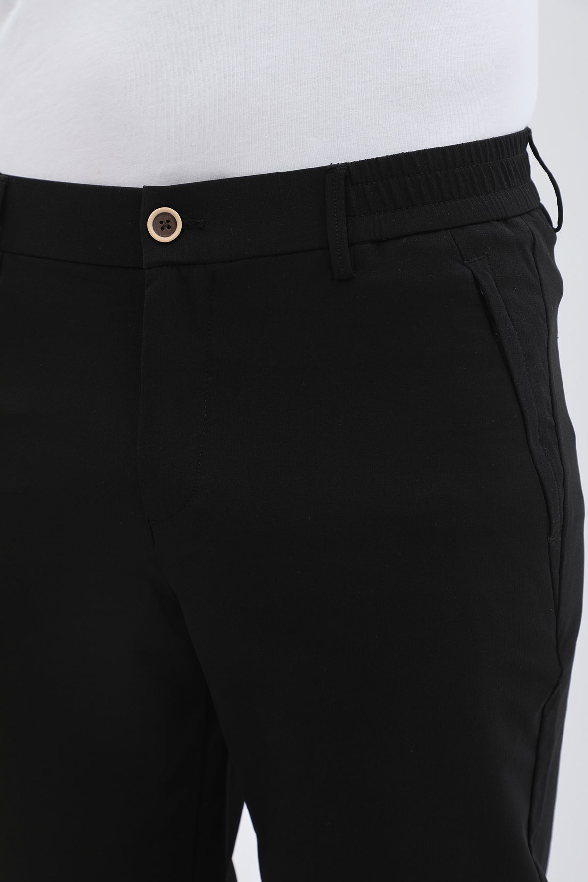JEANSPRO Technical Stretch-Blend Pants with Zip Pocket - Black