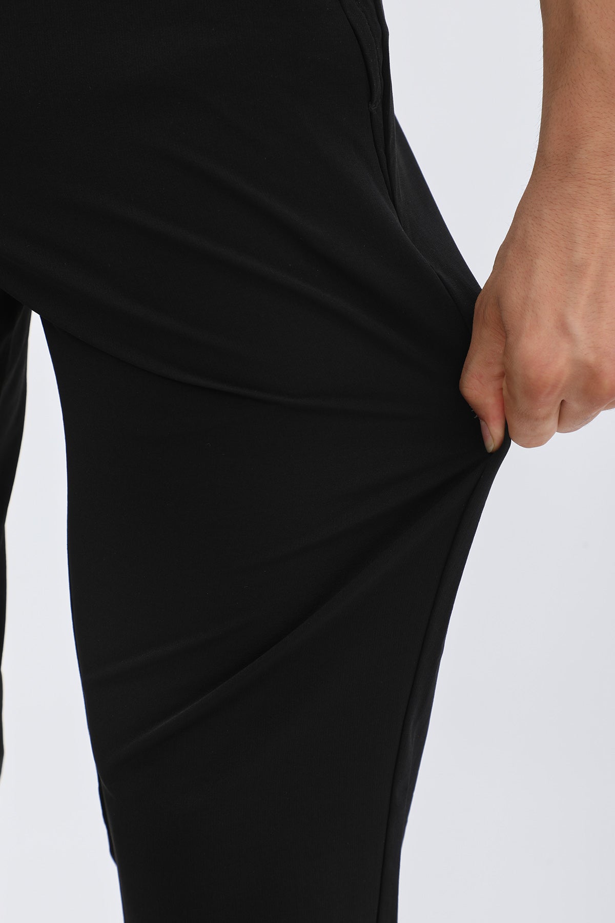 JEANSPRO Technical Stretch-Blend Pants with Zip Pocket - Black