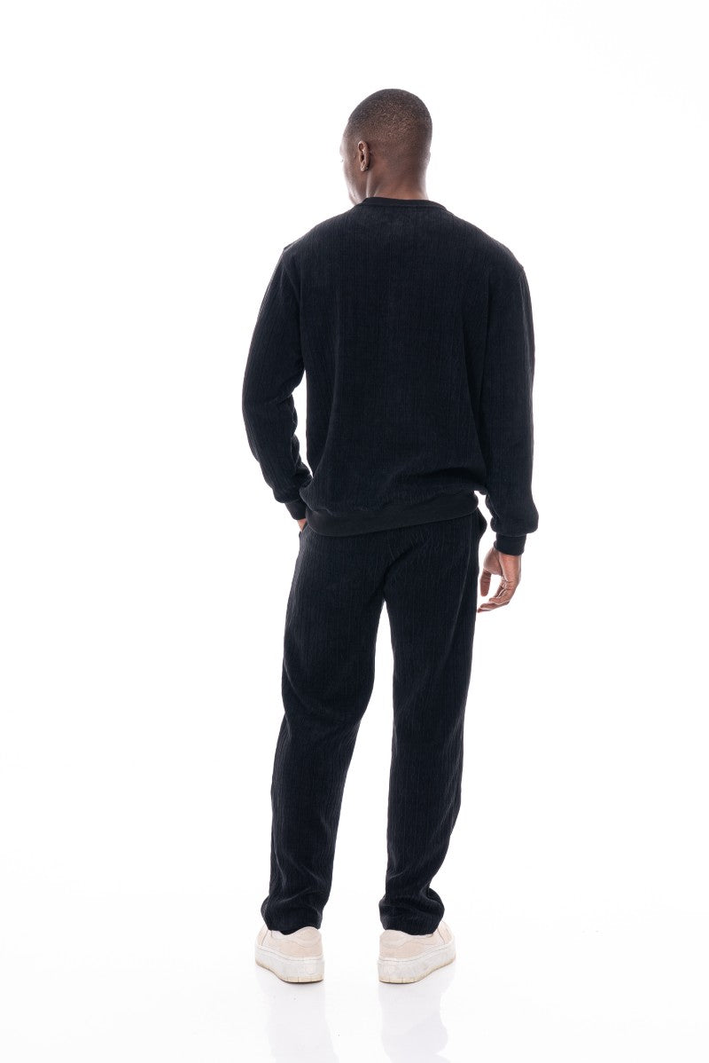 طقم سويت شيرت وبنطال رياضي منقوش - أسود