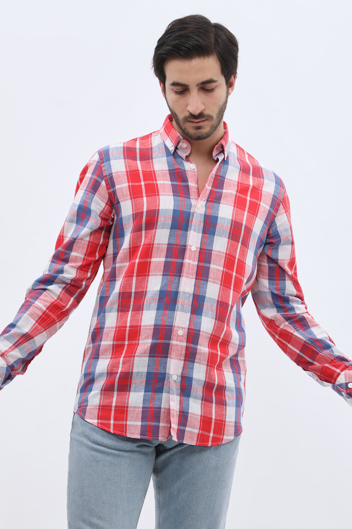 قميص كاروهات بقبة بأزرار من SHIRTSPRO - لون أحمر 