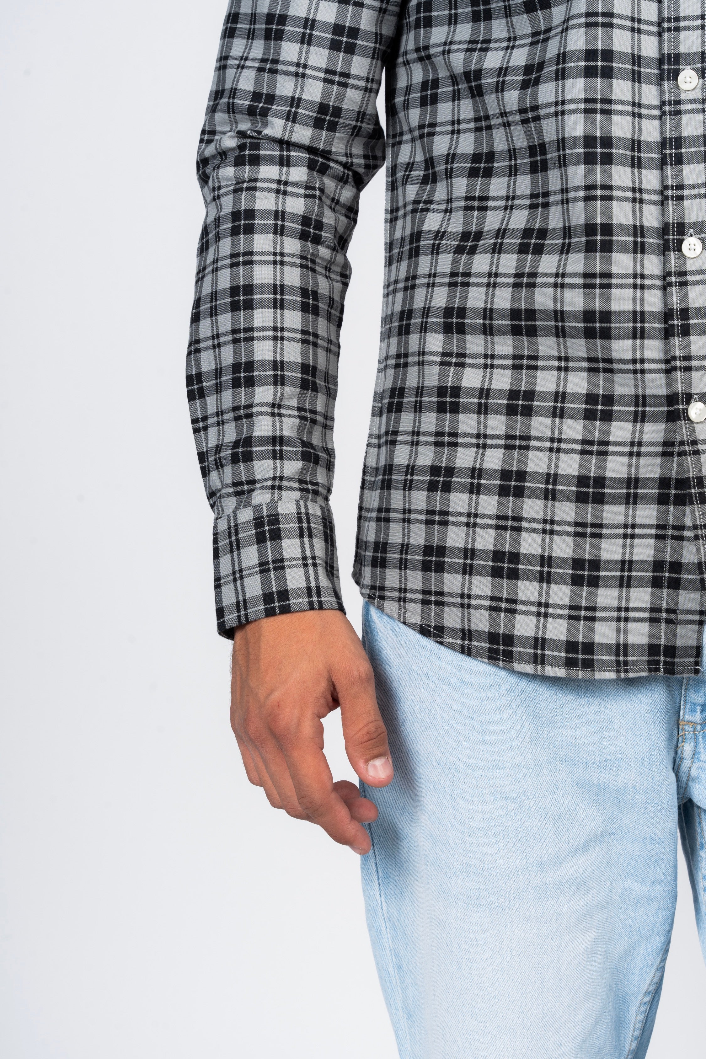 قميص كاروهات بقبة بأزرار من SHIRTSPRO - لون رمادي فاتح