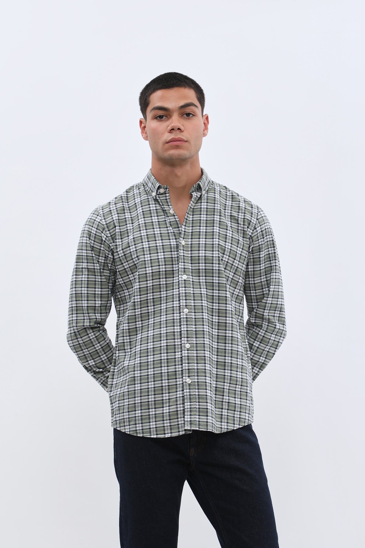 قميص أكسفورد كاروهات بقبة بأزرار من SHIRTSPRO - لون أخضر زيتوني