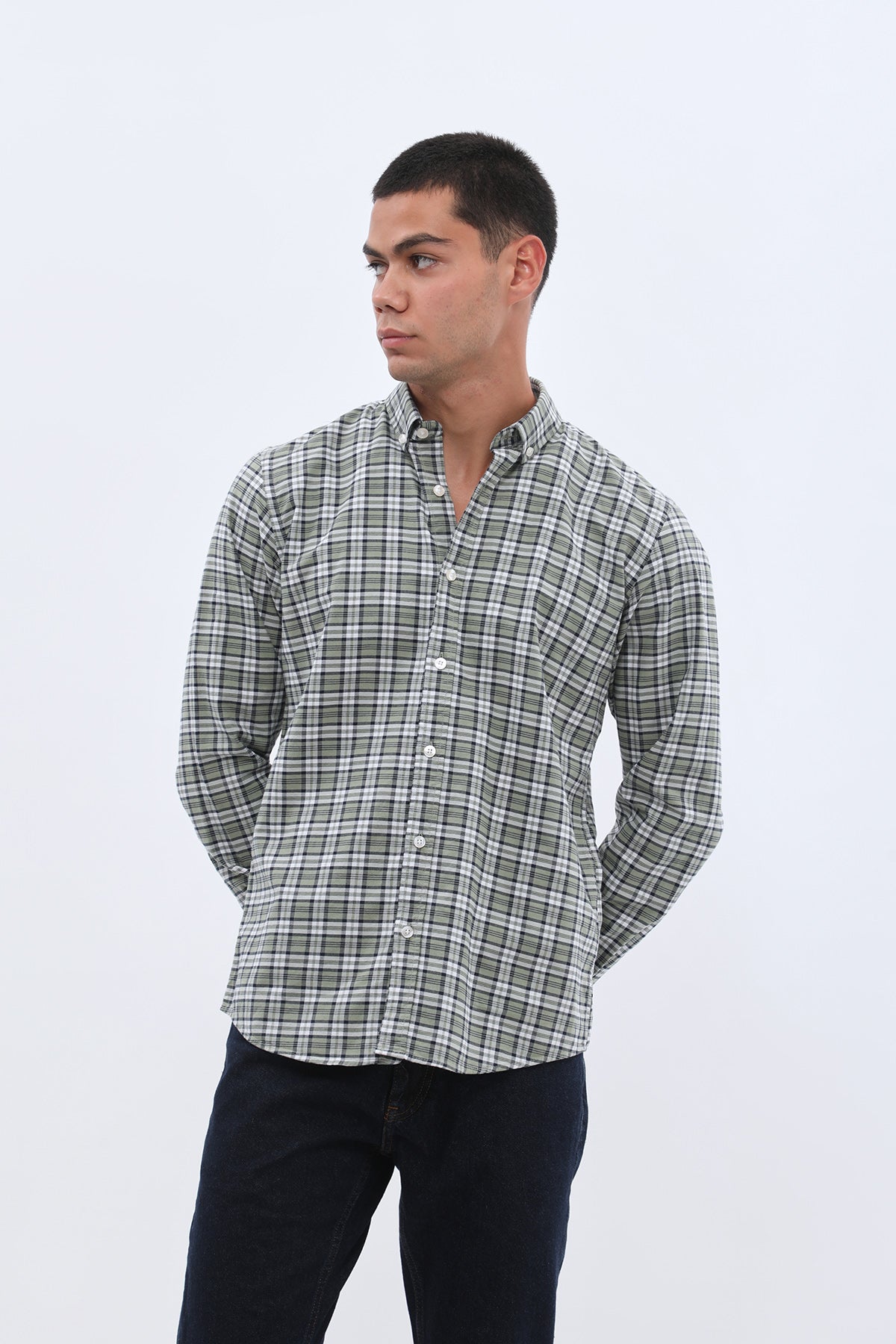 قميص أكسفورد كاروهات بقبة بأزرار من SHIRTSPRO - لون أخضر زيتوني