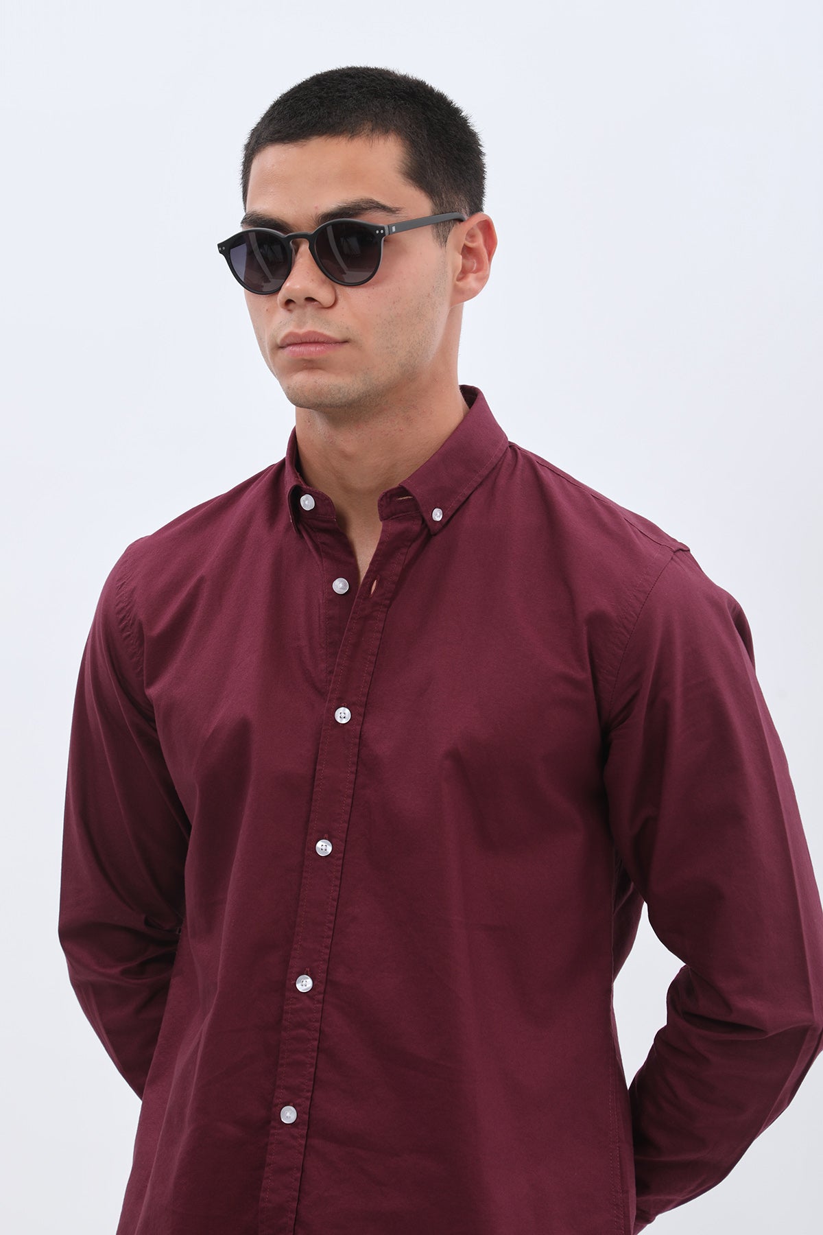 قميص أوكسفورد بقبة بأزرار من SHIRTSPRO - لون أرجواني