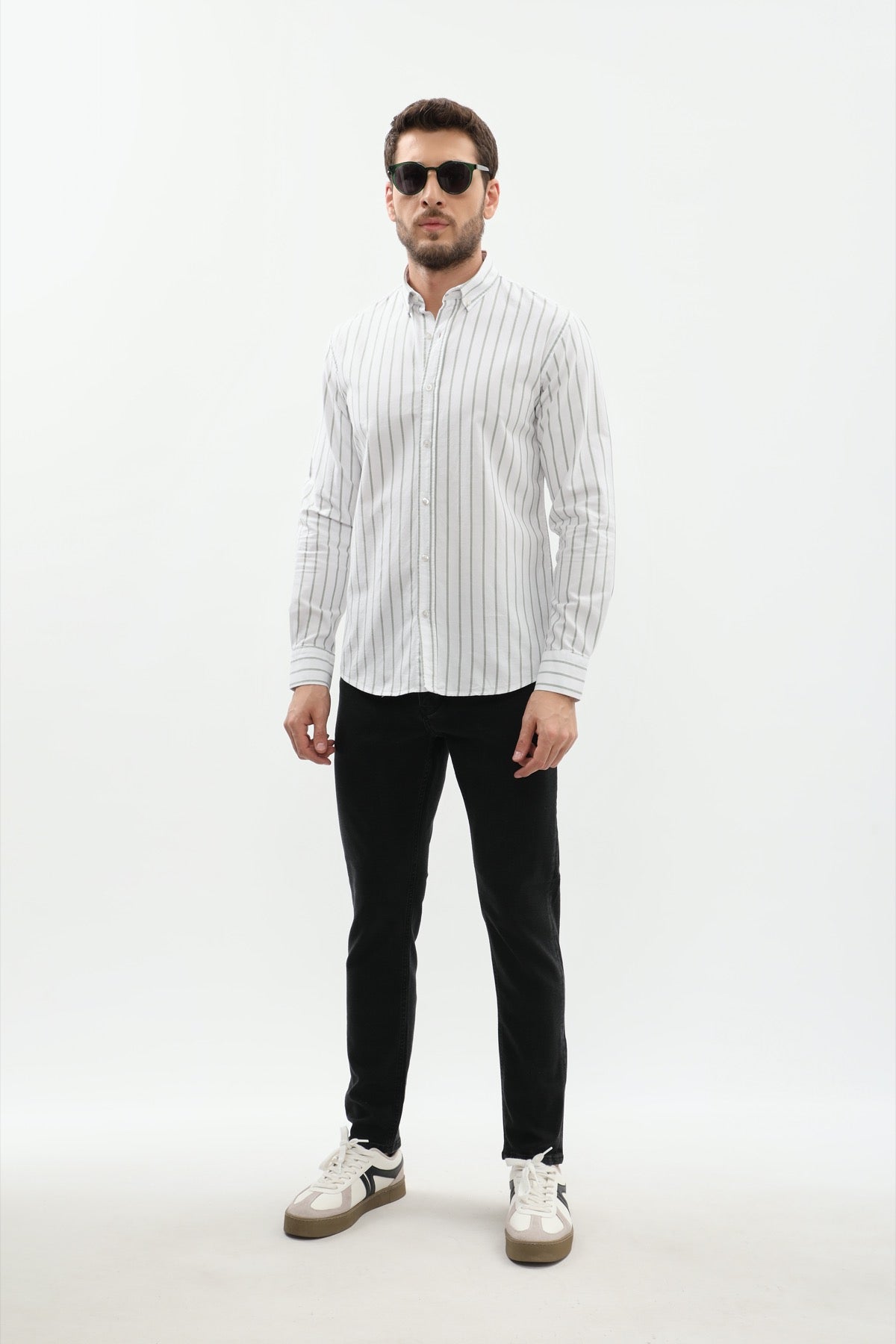قميص مخطط بقبة بأزرار من SHIRTSPRO - لون زيتي