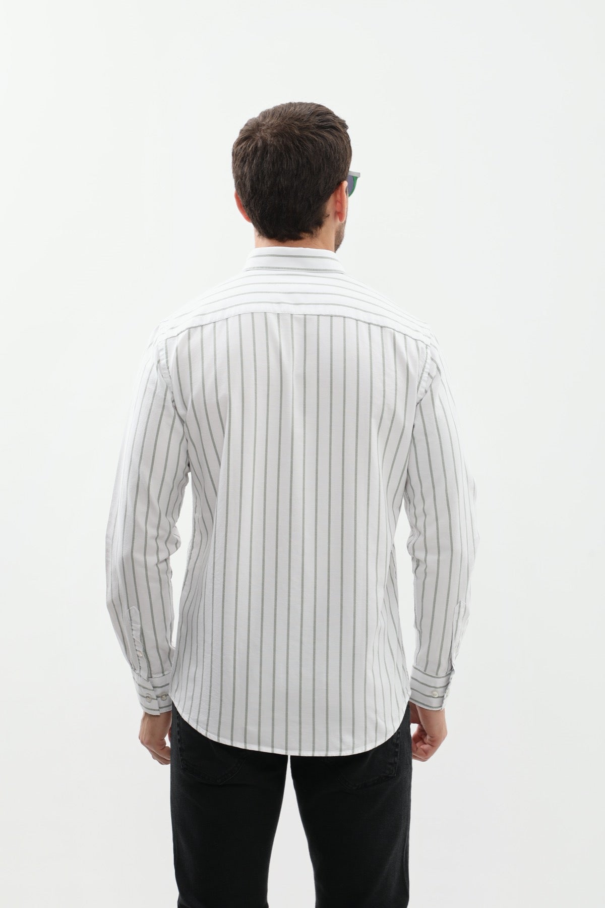 قميص مخطط بقبة بأزرار من SHIRTSPRO - لون زيتي