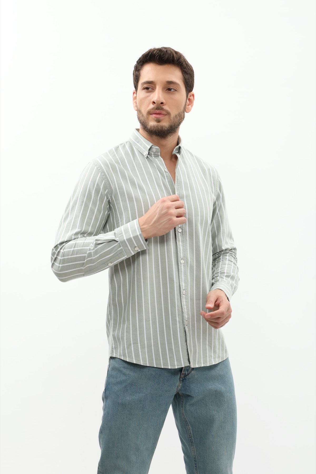 قميص مخطط بقبة بأزرار من SHIRTSPRO - لون زيتي