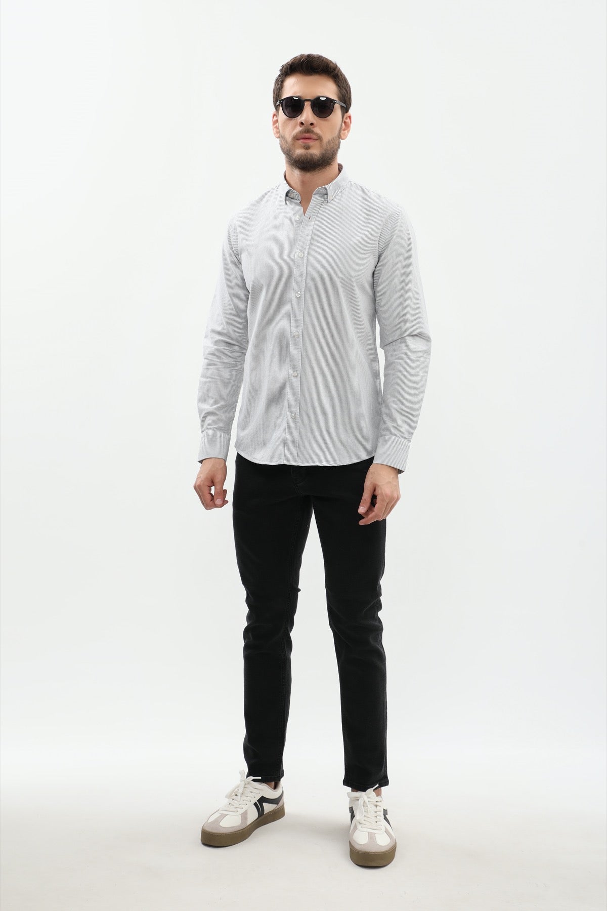 قميص مخطط بقبة بأزرار من SHIRTSPRO - لون أسود