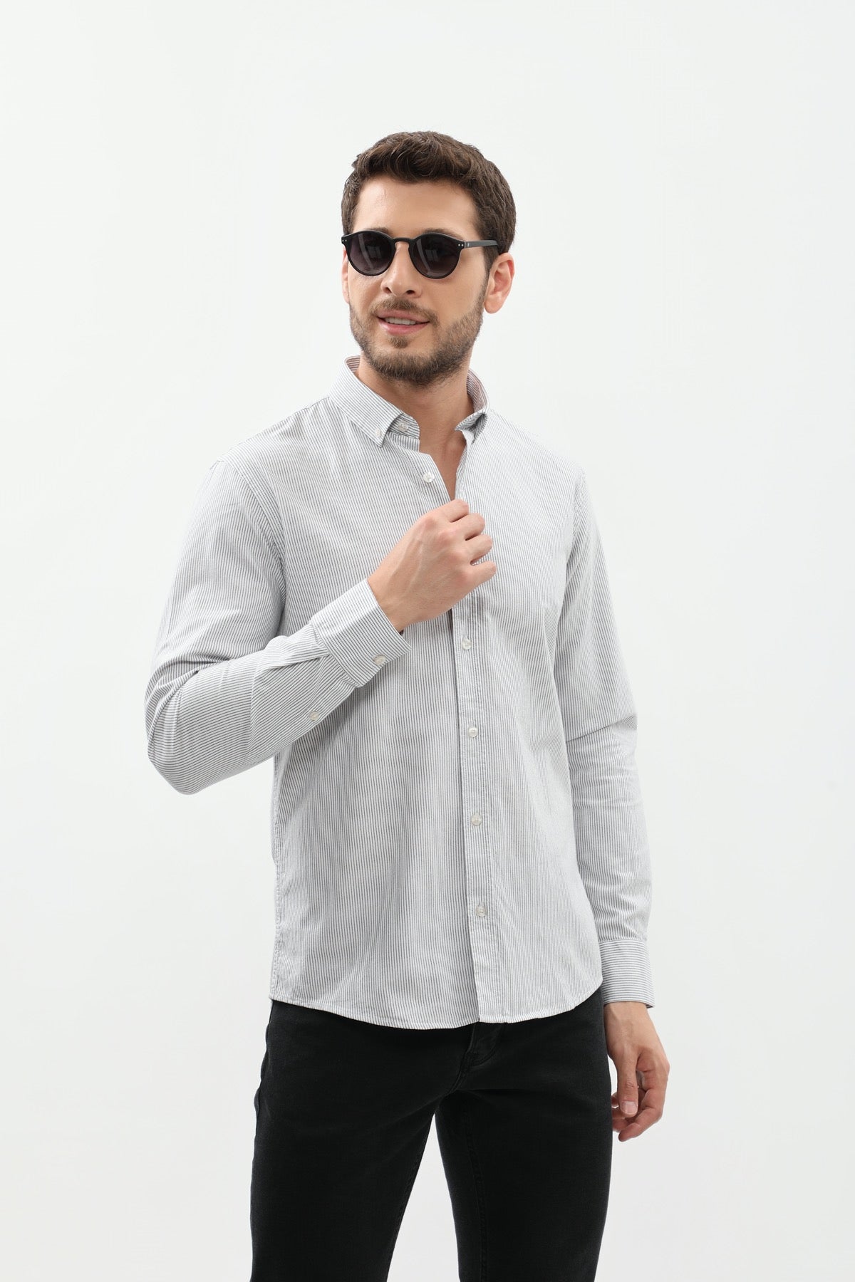 قميص مخطط بقبة بأزرار من SHIRTSPRO - لون أسود