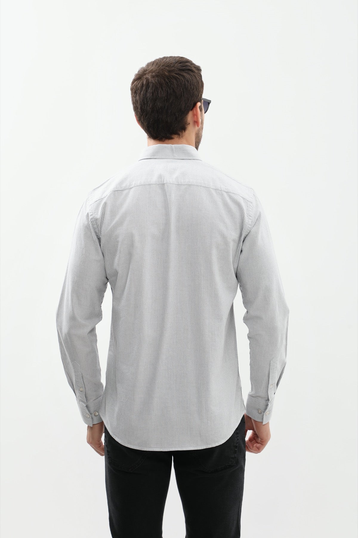 قميص مخطط بقبة بأزرار من SHIRTSPRO - لون أسود