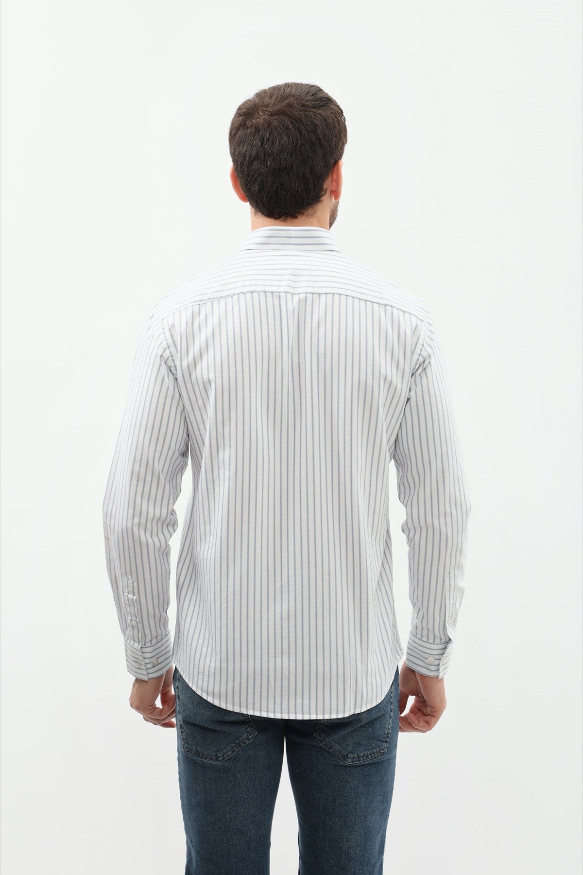 قميص مخطط بقبة بأزرار من SHIRTSPRO - لون أبيض