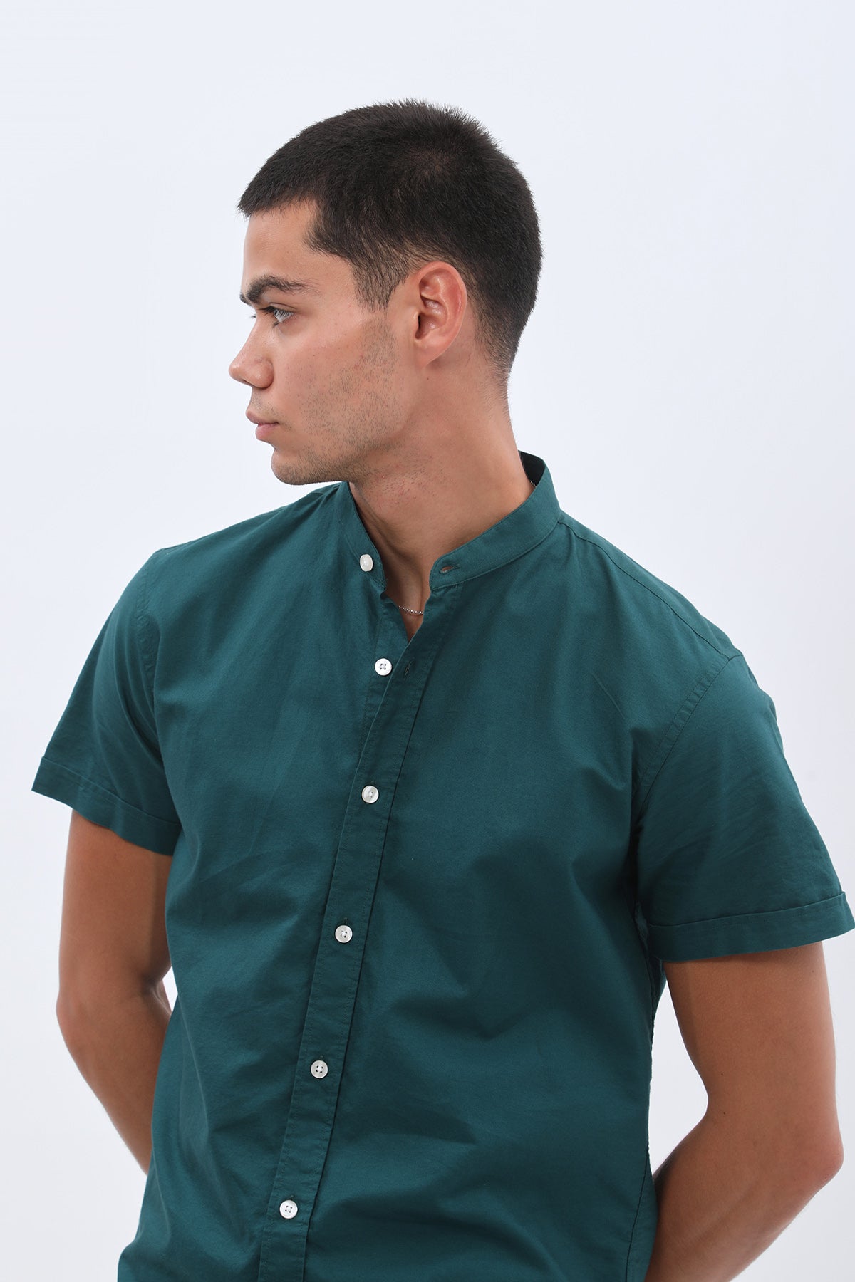 قميص أكسفورد بأكمام قصيرة وقبة ماندارين من SHIRTSPRO - لون تيل داكن