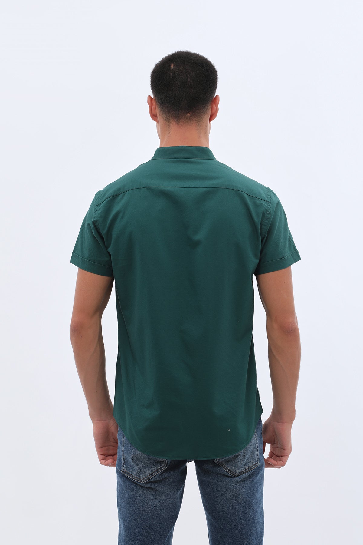 قميص أكسفورد بأكمام قصيرة وقبة ماندارين من SHIRTSPRO - لون أخضر صنوبري