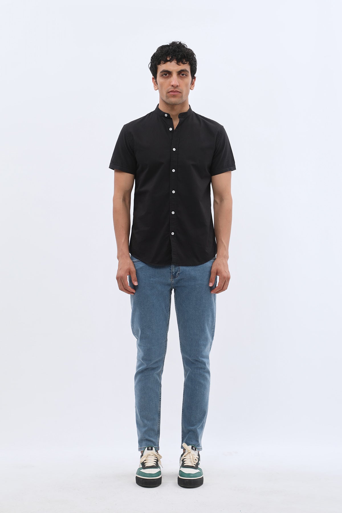 قميص أكسفورد بأكمام قصيرة وقبة ماندارين من SHIRTSPRO - لون أسود