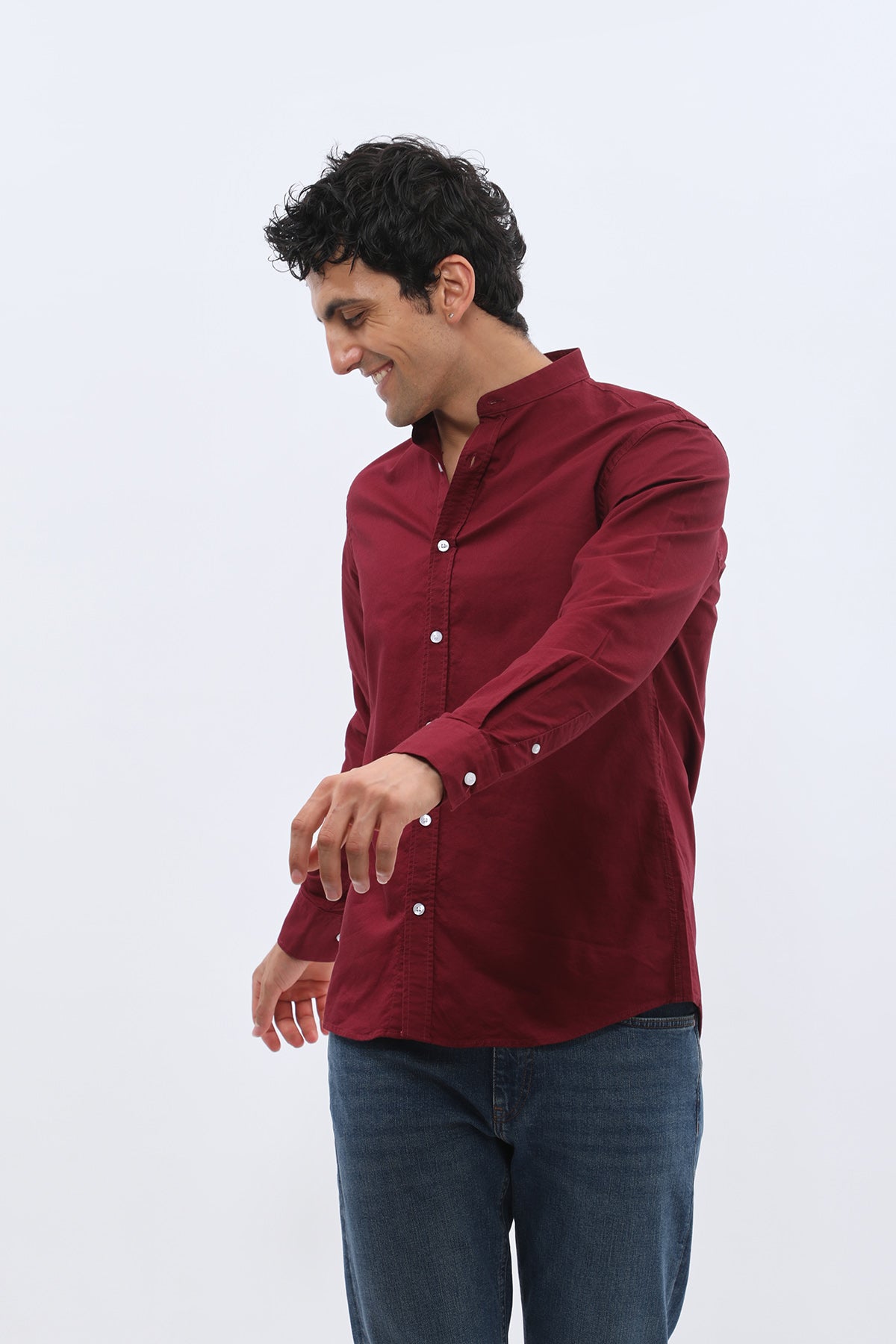 قميص أكسفورد بقبة ماندارين من SHIRTSPRO - أحمر بورجوندي
