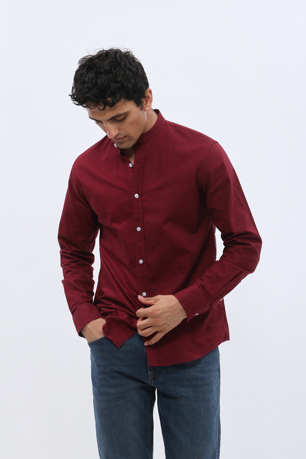 قميص أكسفورد بقبة ماندارين من SHIRTSPRO - أحمر بورجوندي

