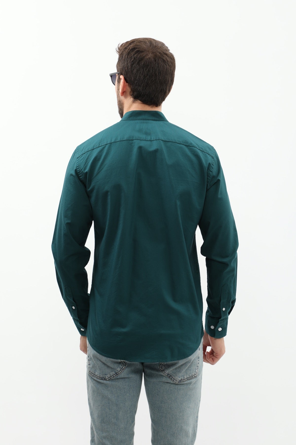 قميص أكسفورد بقبة ماندارين من SHIRTSPRO - لون تيل داكن