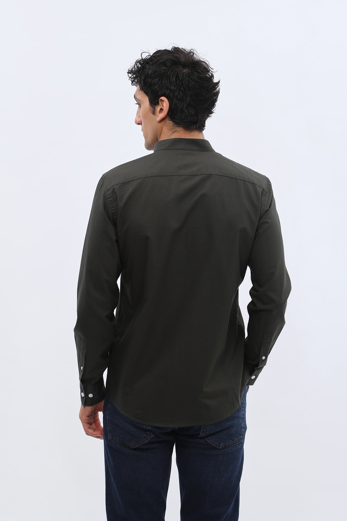 قميص أوكسفورد بقبة ماندارين من SHIRTSPRO - لون زيتي
