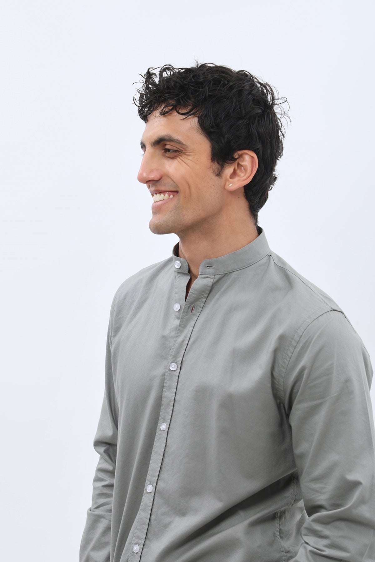 قميص أكسفورد بقبة ماندارين من SHIRTSPRO - لون رمادي فاتح