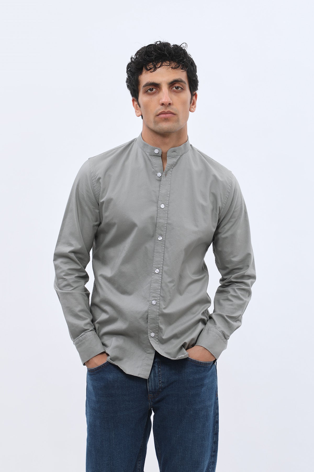 قميص أكسفورد بقبة ماندارين من SHIRTSPRO - لون رمادي فاتح