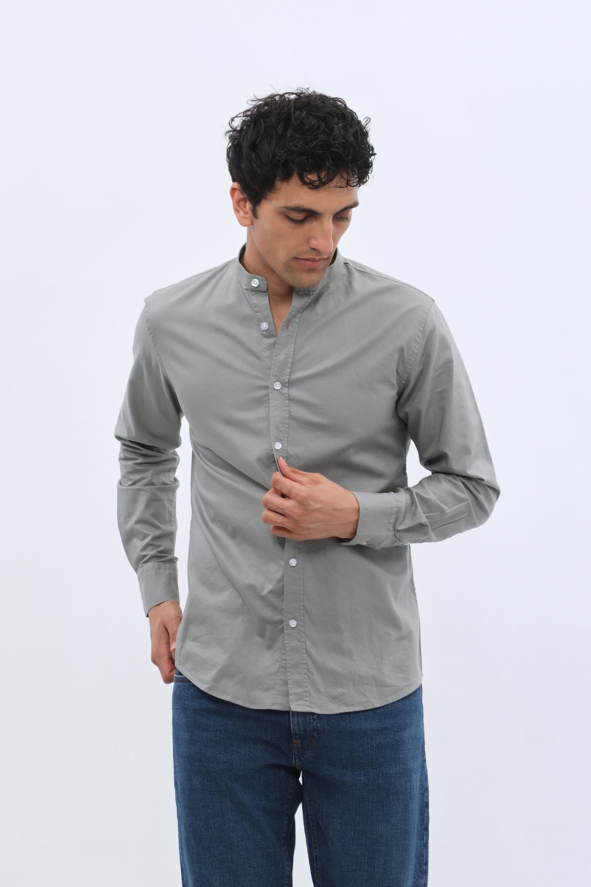 قميص أكسفورد بقبة ماندارين من SHIRTSPRO - لون رمادي فاتح