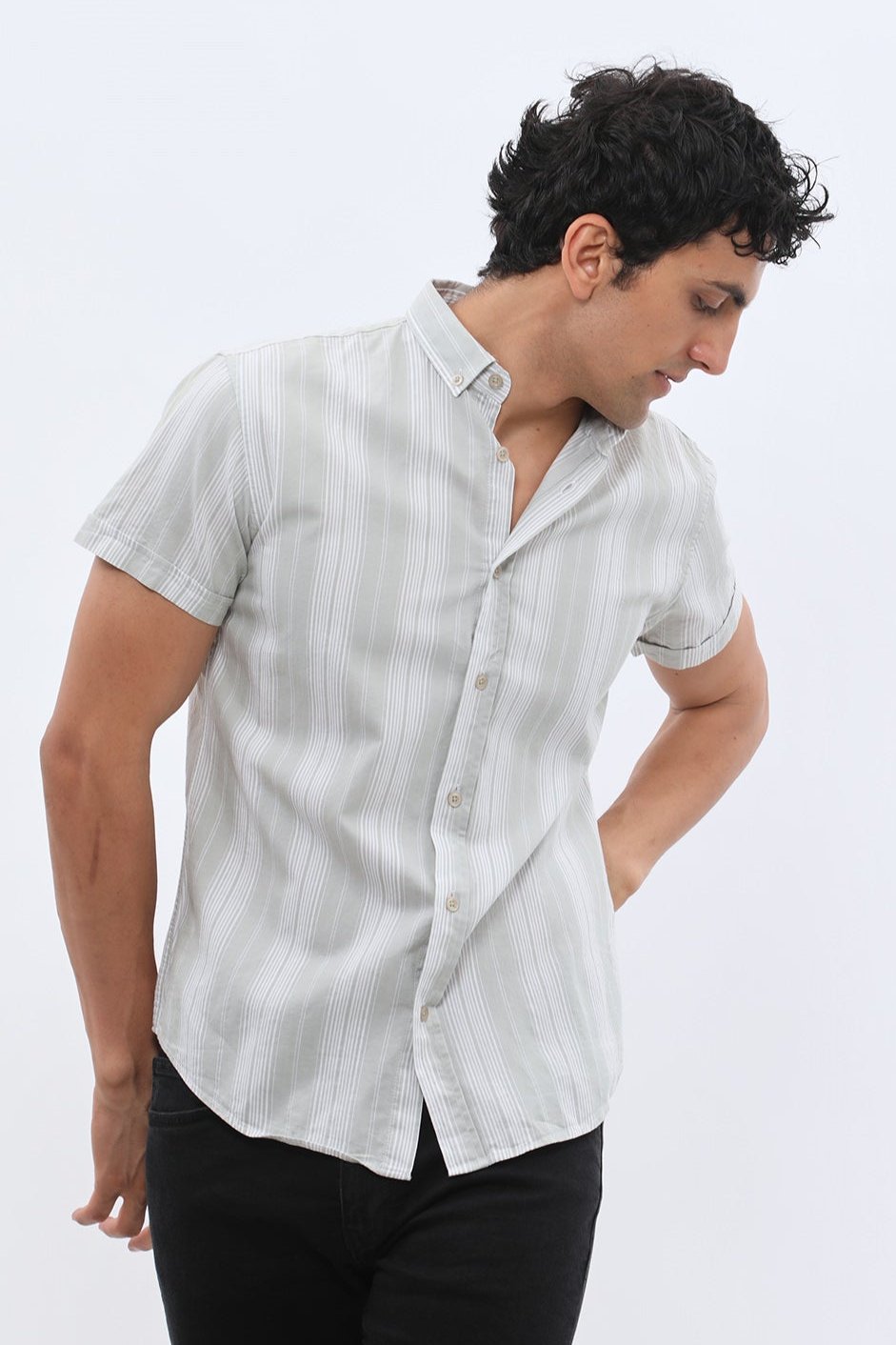 قميص مخطط بأكمام قصيرة وقبة بأزرار من SHIRTSPRO - لون نعناعي