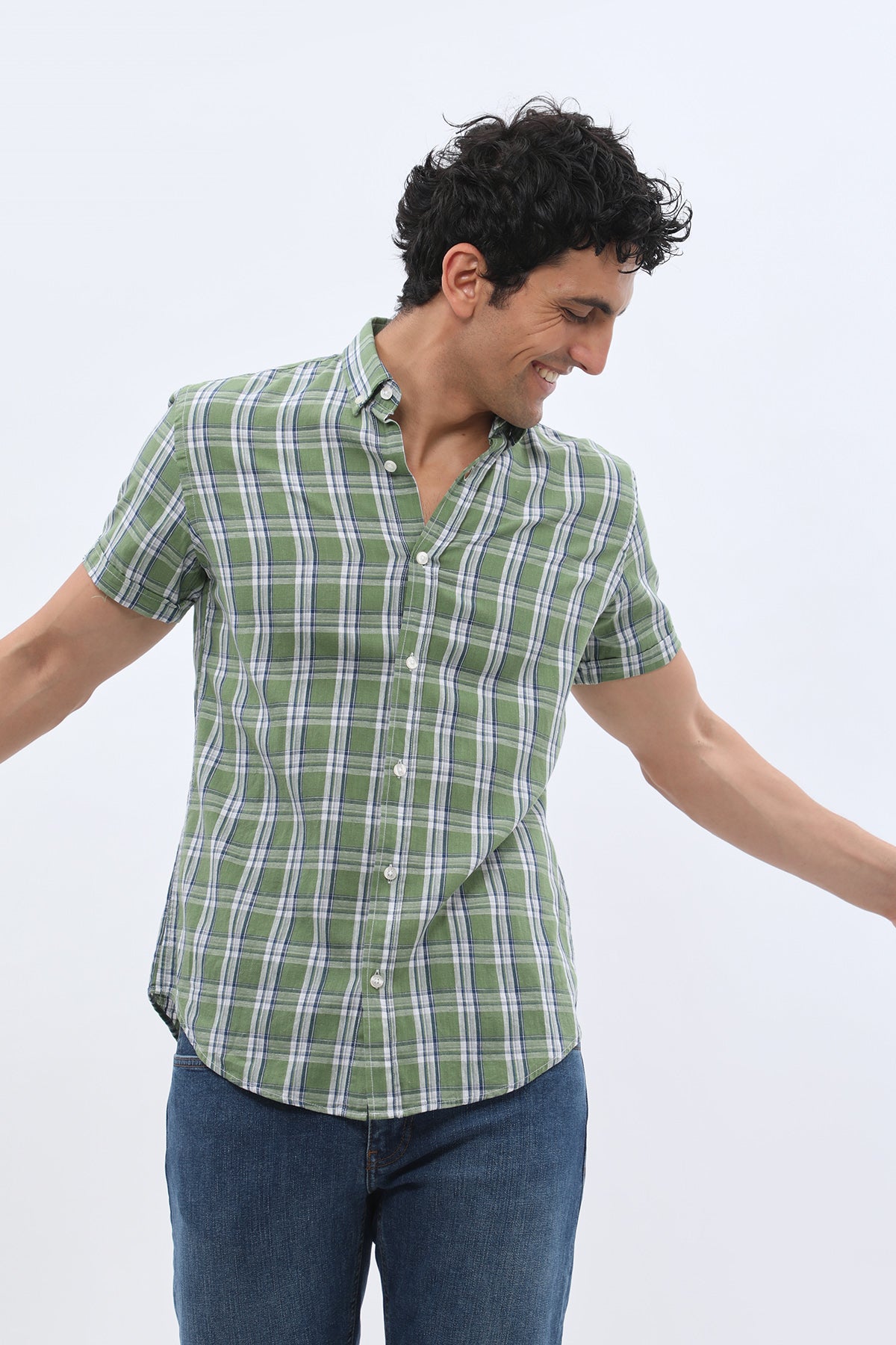 قميص كاروهات بأكمام قصيرة وقبة بأزرار من SHIRTSPRO - لون أخضر
