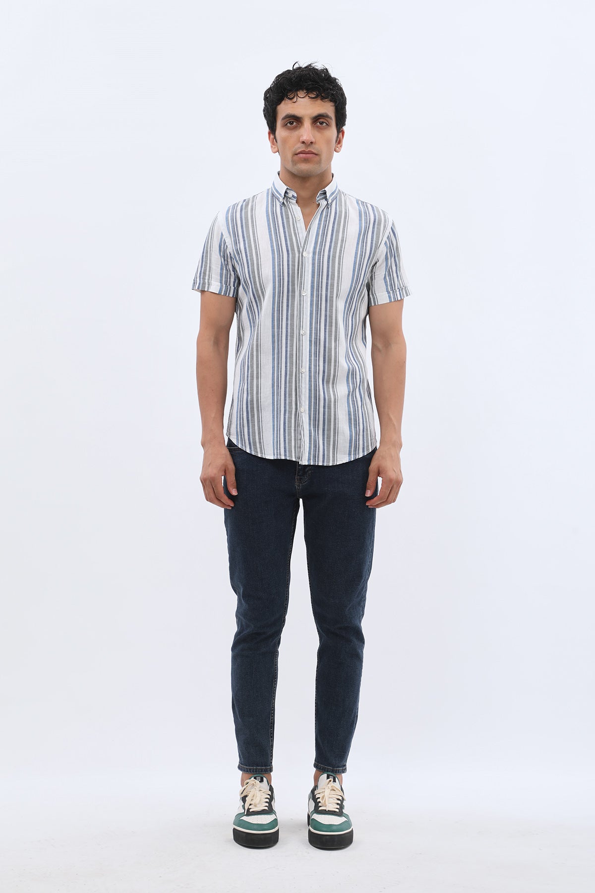 قميص مخطط بأكمام قصيرة وقبة بأزرار من SHIRTSPRO - لون كحلي 