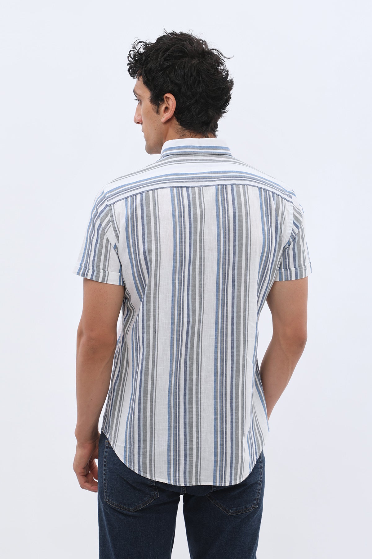 قميص مخطط بأكمام قصيرة وقبة بأزرار من SHIRTSPRO - لون كحلي 
