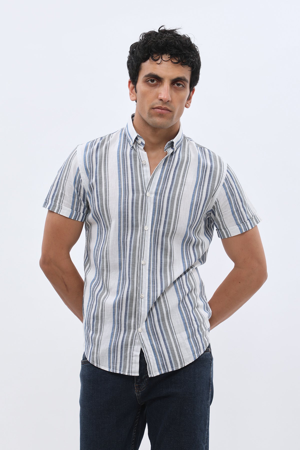 قميص مخطط بأكمام قصيرة وقبة بأزرار من SHIRTSPRO - لون كحلي 