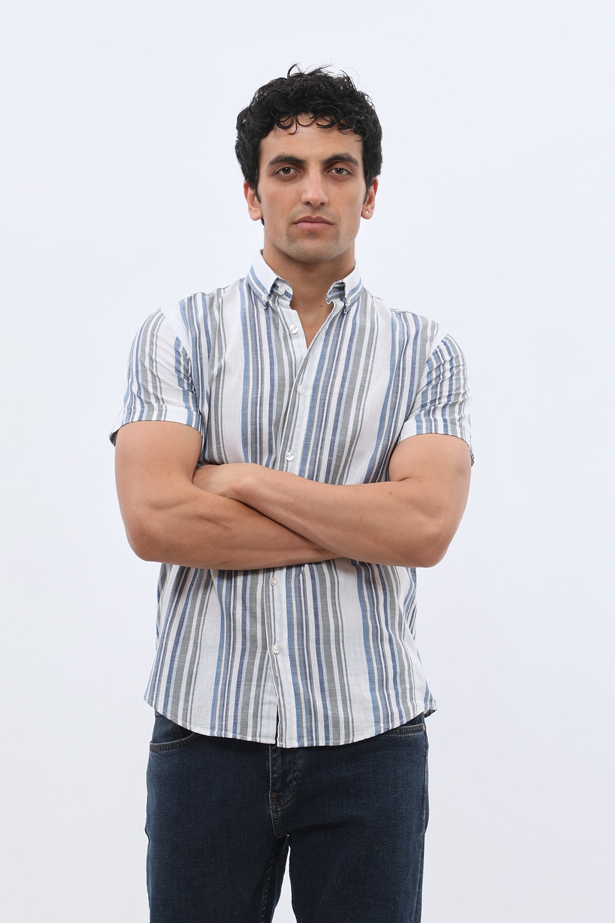 قميص مخطط بأكمام قصيرة وقبة بأزرار من SHIRTSPRO - لون كحلي 