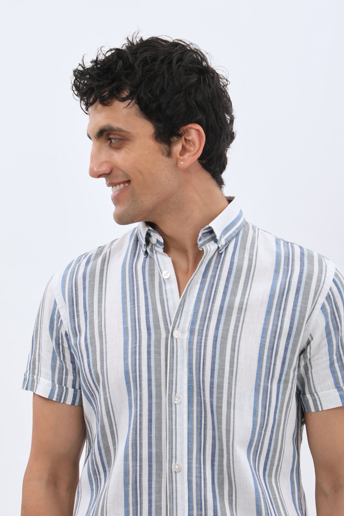 قميص مخطط بأكمام قصيرة وقبة بأزرار من SHIRTSPRO - لون كحلي 