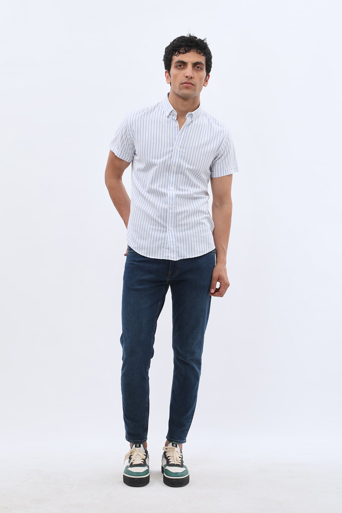 قميص أوكسفورد مخطط بأكمام قصيرة وقبة بأزرار من SHIRTSPRO - لون أزرق