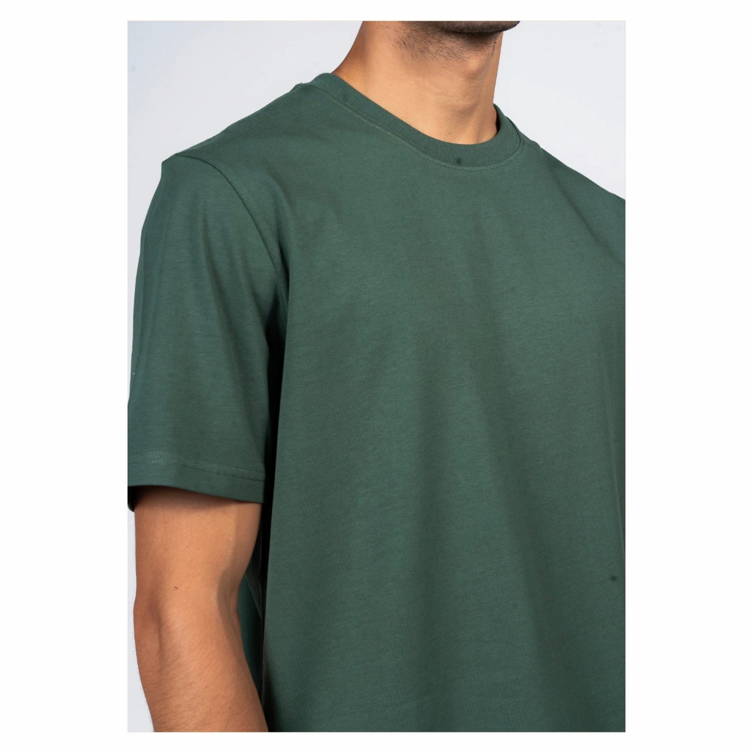 Basic green men's crew neck T-shirt – Soft and breathable cotton tee by BagyBagy.